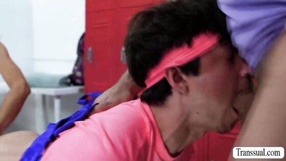 Must Watch this Threesome anal in the gym