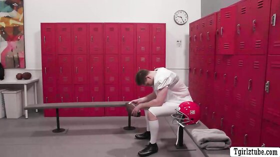 Fucking my sad crush in locker to make him happy