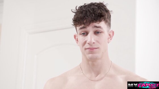 Letting my handsome stepcousin bang my wet pussy