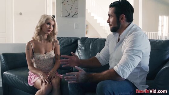 Teen babe getting fucked by bfs stepdad