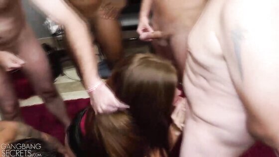 That's it Ivy, let's do a BLOWBANG!