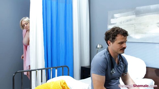 Trans nurse catches patient fuck nurse