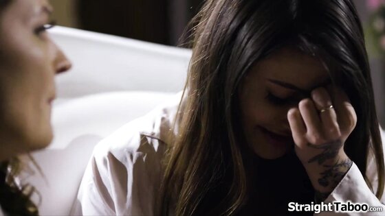 Stepaunt seduces stepniece and licks her