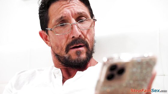 Come on stepdad take pics of me fucking