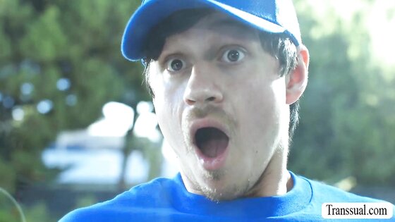 TS Stepmom fucks the big cock of delivery man