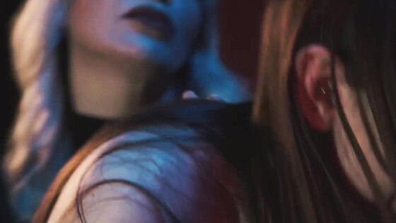 Shrink lets guy fuck her client in club