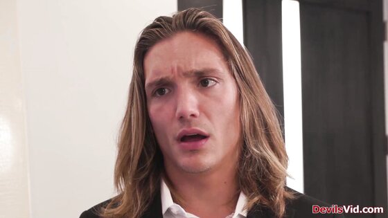 Showing my wifes stepmom how I eat pussy