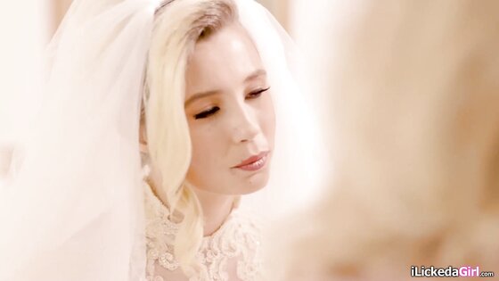 Stepdaughter lets stepmom lick her pussy