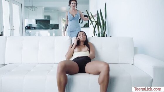 Helping my horny babysitter makes her pussy wet