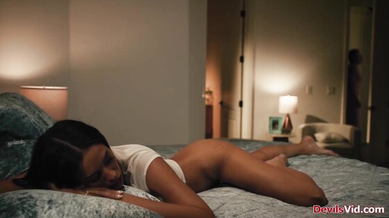 Teen seduces stepdad by showing her pussy