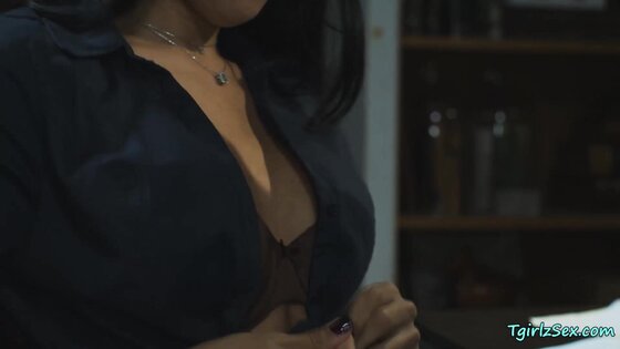 Fuck me on the table