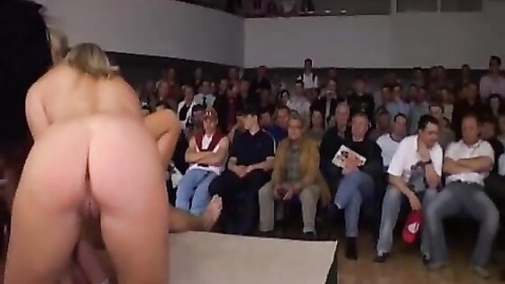 Porno show na veletrhu erotica sex orgies