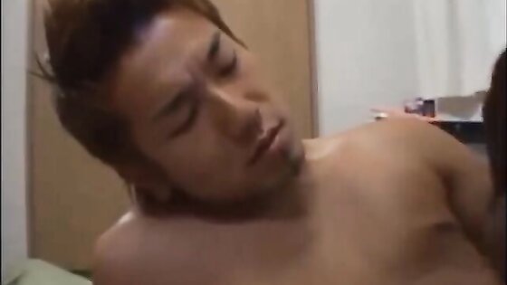 三年で千人斬り♂巨根AV男優のエロい腰使い