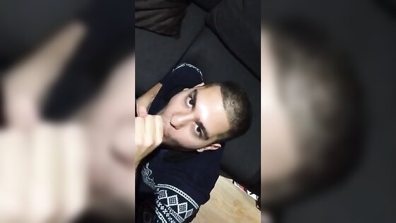 Bonitao com pinto na boca