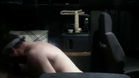 Truckers fuck in the rig