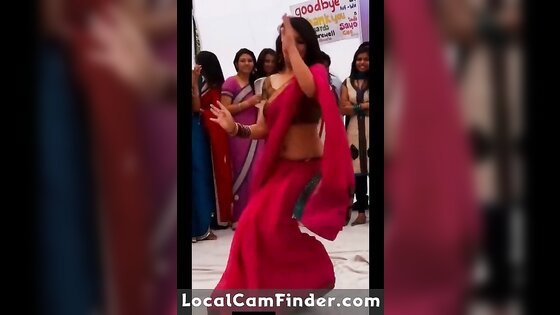 Cute HOT college girls dancing non nude