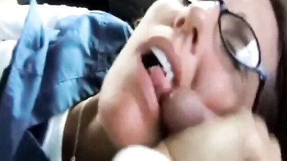 Mature girl blowjob and facial in car