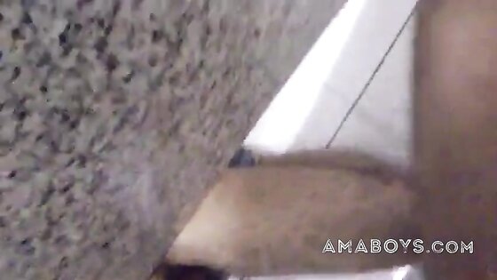 handjob for a stranger at a public restroom banheiro