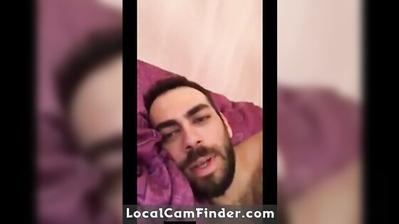 Turkish guy fingering his girl