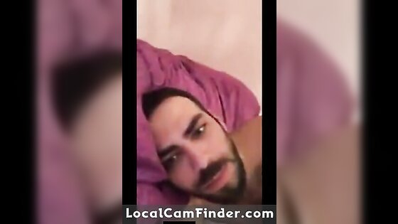 Turkish guy fingering his girl