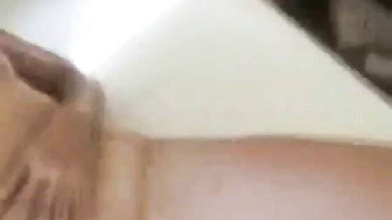 2 Thai hookers handjob facial