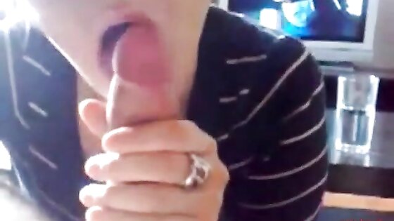 Amateur blowjob, she loves to suck cock - resync