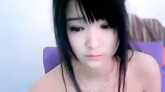 Amateur chinese cute babe masturbation on cam.