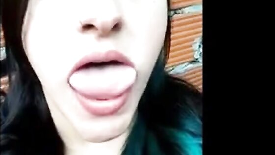 LONG TONGUE BEAUTY SHOWS OFF LONGEST TONGUE AND WIDE THROAT