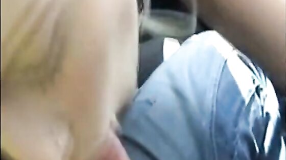 Hot blonbe babe doing blowjob and cumshot in the car