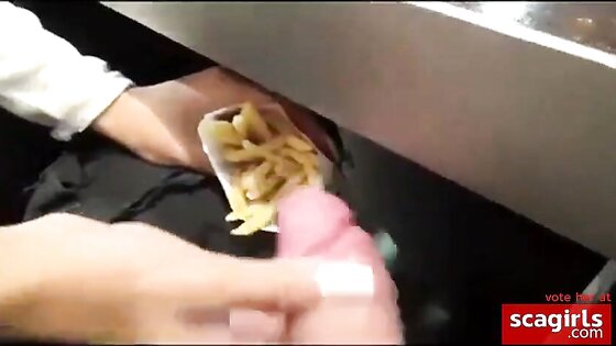 girl with long nails have a nice work in Mc Donald,s