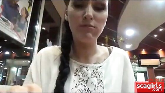 girl with long nails have a nice work in Mc Donald,s