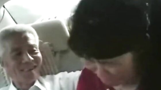 Old man Chinese fucks mature woman
