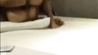 Japanese man fucks younger on bed (4'30'')