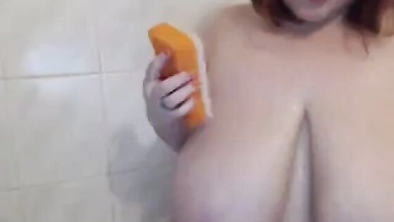 huge tits Lantti Irres in bath