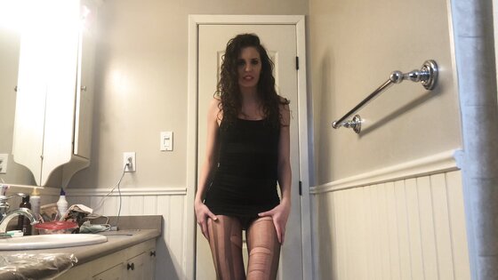 bizarropornos.com - Slutty Ripped Tights Huge Load