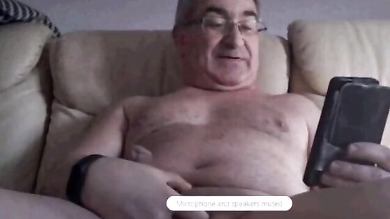 spanish grandpa wanking hard