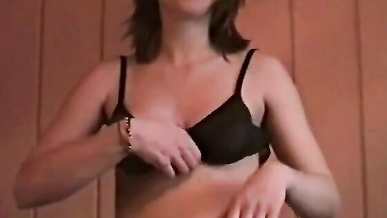 Heidi - topless home made clip III