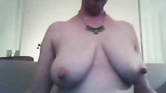 Mature busty brunette flahes her natural juicy melons
