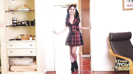 Shemale - Pop, Alone And Horny! - travetis.top