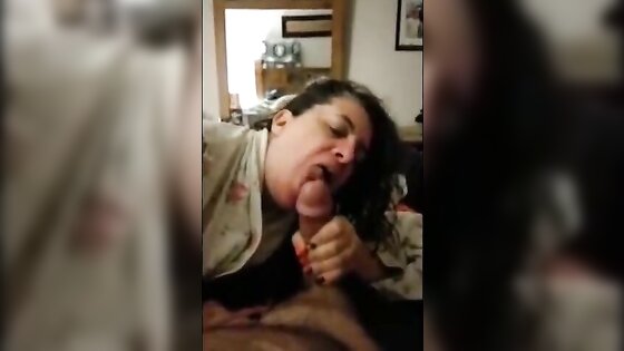 Mom gives Dad a morning Blowjob on Periscope