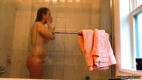 Watching my 19 years old sister in the shower