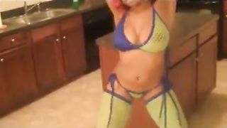 Shawty Redd: Sexy ASS Twerk in Kitchen - Ameman