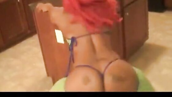 Shawty Redd: Sexy ASS Twerk in Kitchen - Ameman