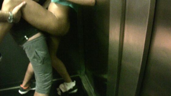 Paid public lift quickie with Latina cutie