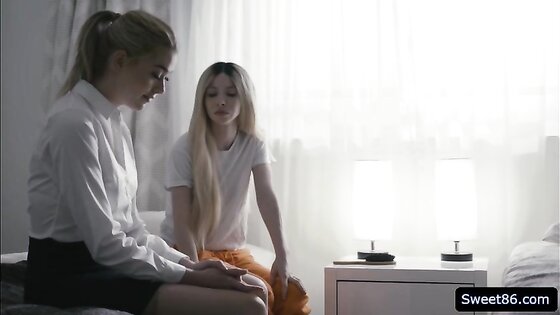 Slim blonde teen Kenzie Aurora licks and fingers stepsis pussy