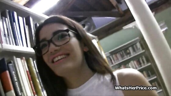 Nerdy Latina teen spreads wide for cash