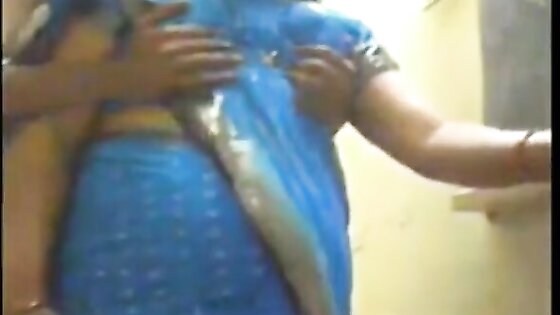 blue saree aunty