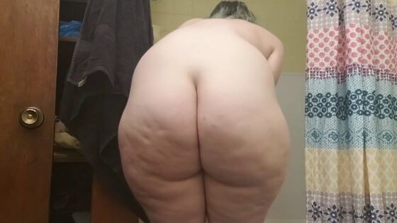 aroused by my niece's fat pale ass