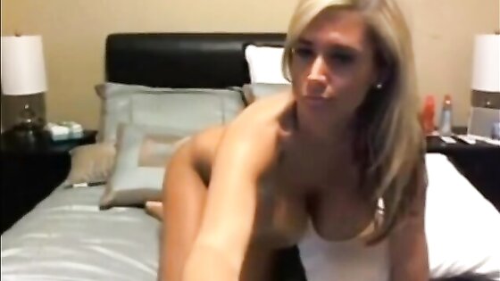 Hot Blonde Chick masturbating with her favorite dildo